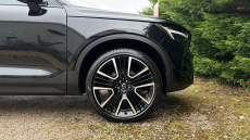 Volvo XC40 2.0 B4P Ultra Dark 5dr Auto Petrol Estate